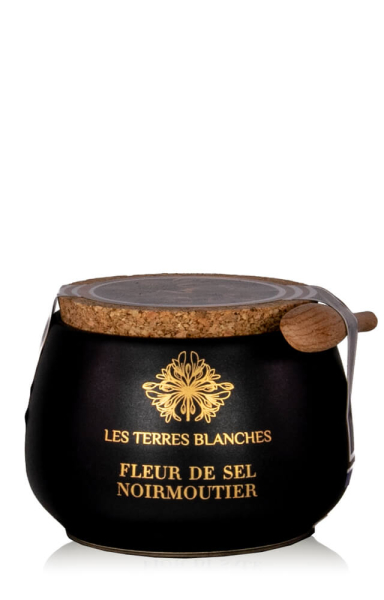 Les Terres Blanches Fleur de Sel Noirmoutier in Keramikdose mit Holzlöffel